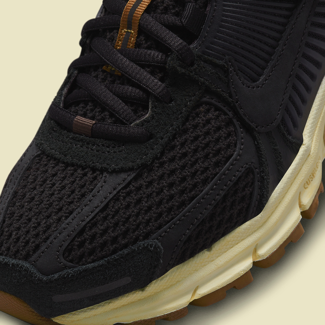 Nike Zoom Vomero 5 hạ cánh trong Đen/Nước cốt dừa - 7