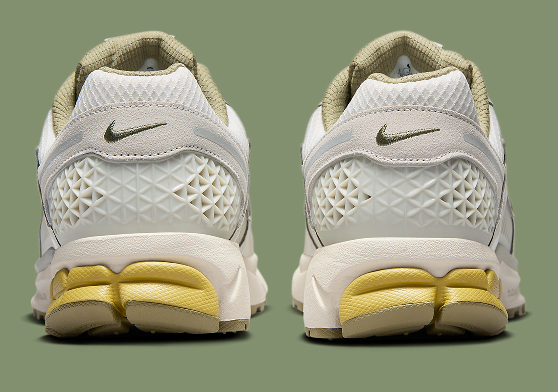 Nike Zoom Vomero 5 'Light Bone/Medium Olive' Sẽ Ra Mắt Trong Mùa Thu - 4