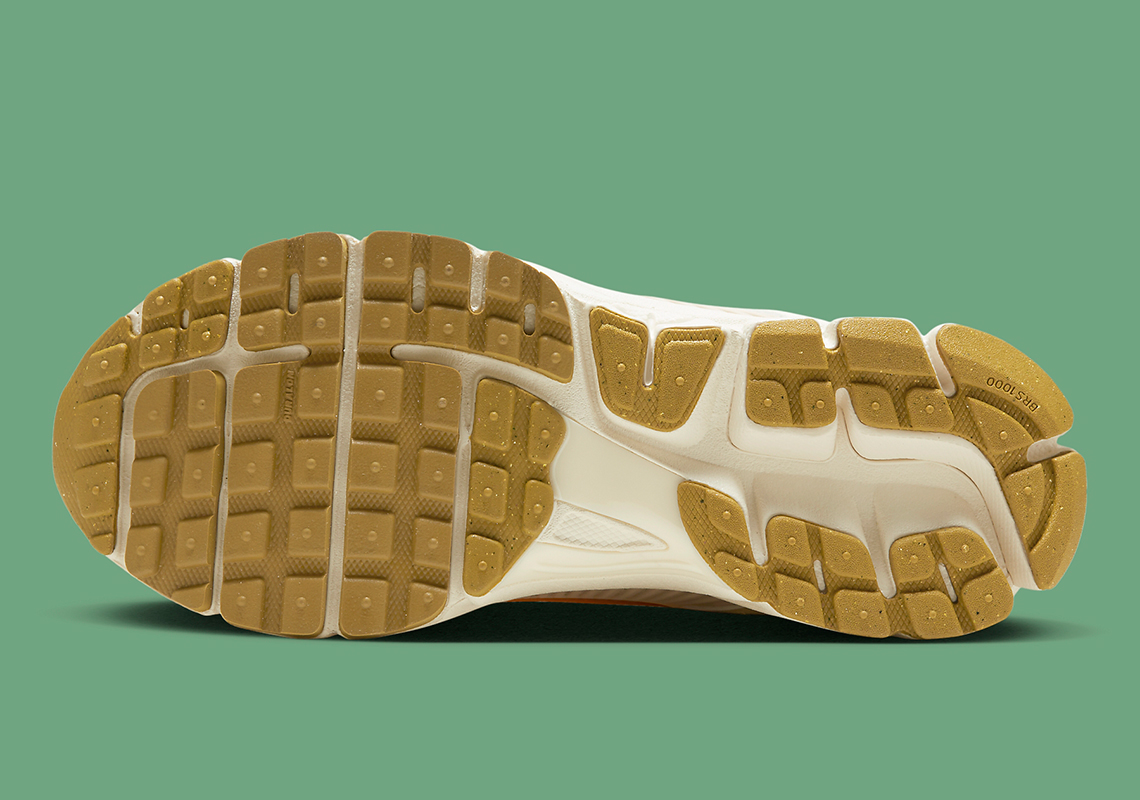 Nike Zoom Vomero 5 - Mẫu giày mùa thu với gam màu Light Orewood Brown và Sail - 6