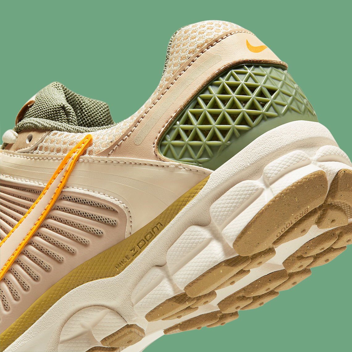 Nike Zoom Vomero 5 - Mẫu giày mùa thu với gam màu Light Orewood Brown và Sail - 8