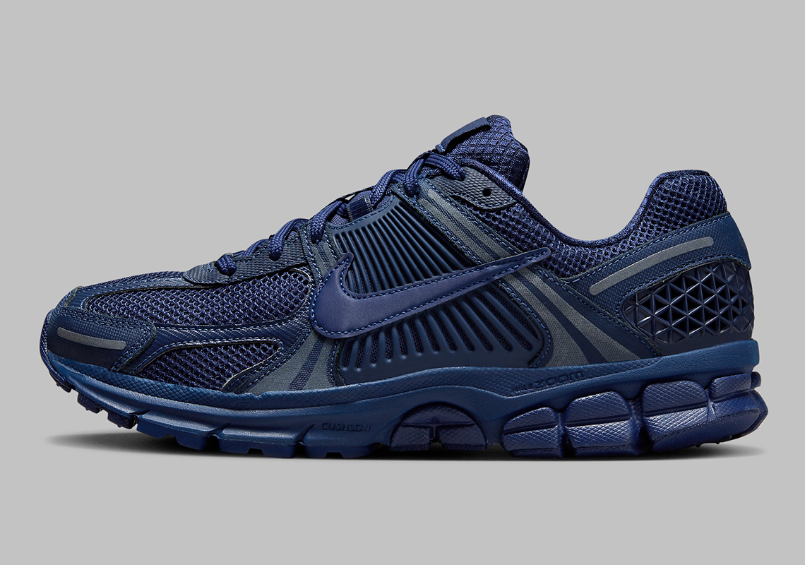 Nike Zoom Vomero 5 'Midnight Navy': Bản Phát Hành Nữ Độc Quyền - Cận Cảnh Chi Tiết! - 9