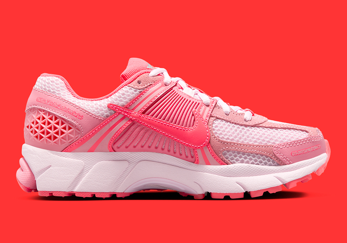 Nike Zoom Vomero 5 'Pink Foam': Mẫu giày phong cách Dad shoe với phối màu hồng tươi - 3