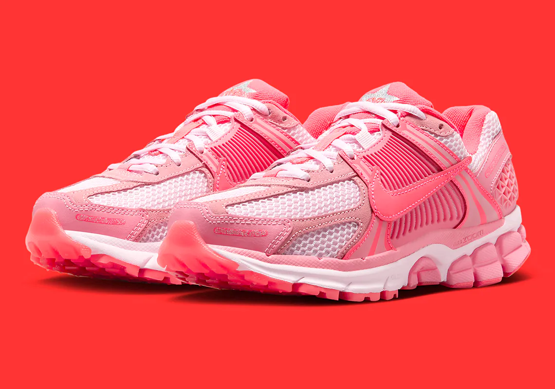Nike Zoom Vomero 5 'Pink Foam': Mẫu giày phong cách Dad shoe với phối màu hồng tươi