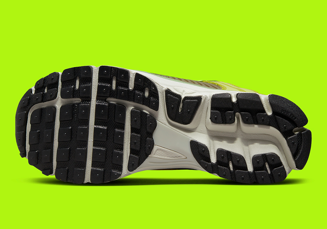 Nike Zoom Vomero 5 ra mắt bản phối màu xanh lá cây và nâu chất phát ngất - 6