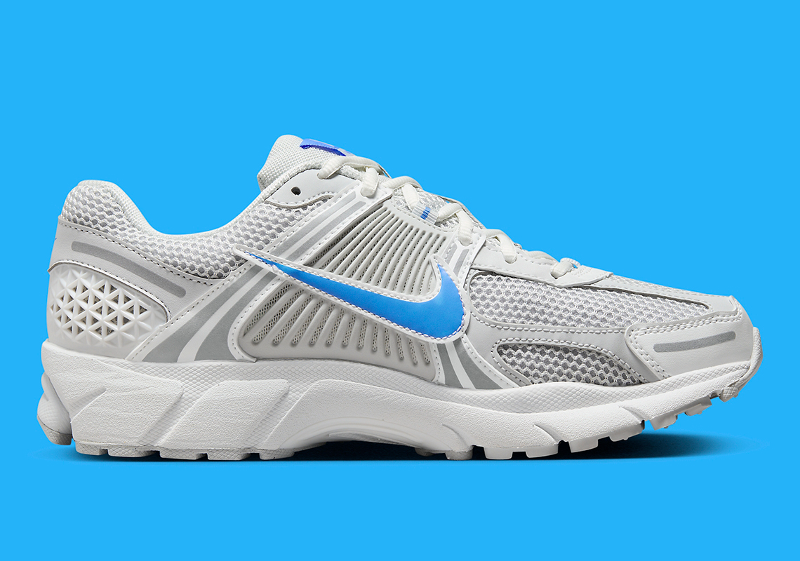 Nike Zoom Vomero 5 Soft Grey/University Blue - Phiên bản mới lạ với gam màu University Blue! - 3