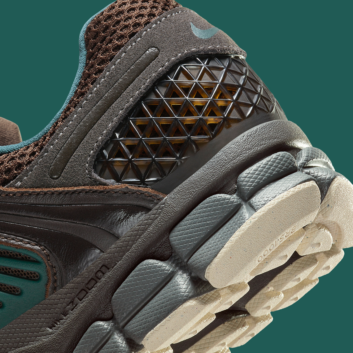 Nike Zoom Vomero 5: Sự Trở Lại Đầy Ấn Tượng Cho Năm 2023 - 7