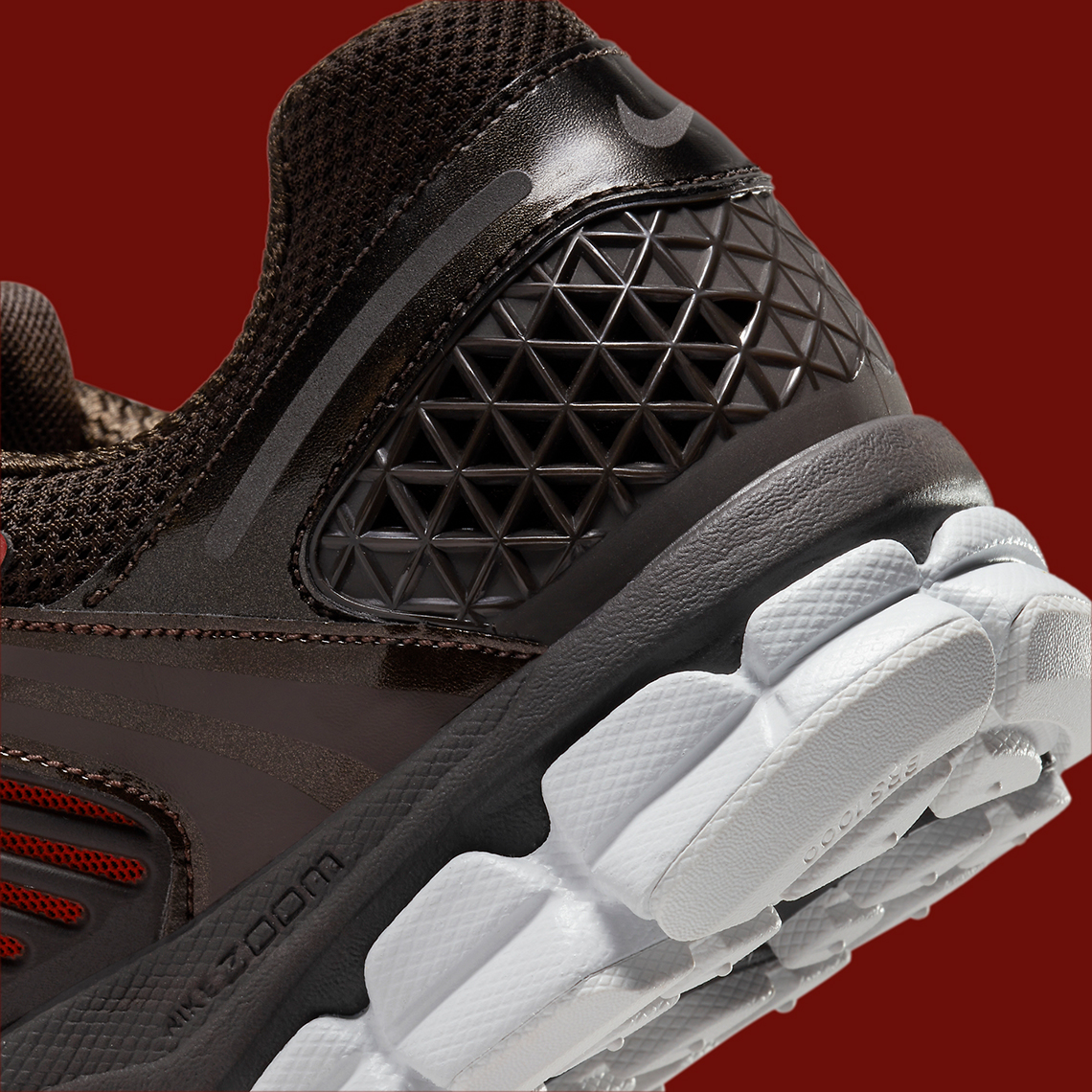 Nike Zoom Vomero 5 'Velvet Brown': Sự trở lại đầy ấn tượng - 8