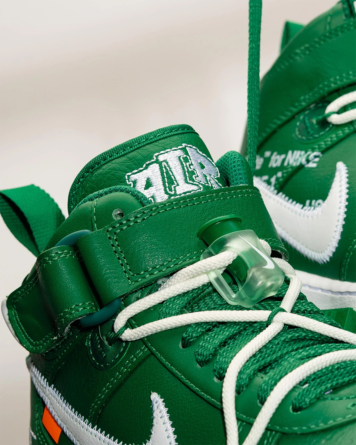 Off-White x Nike Air Force 1 Mid Pine Green sẽ phát hành vào ngày mai - 2