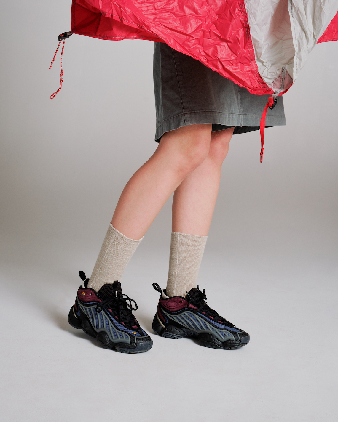 Packer Shoes tái hiện giày adidas FYW Intimidation trong mùa xuân 2023. - 5