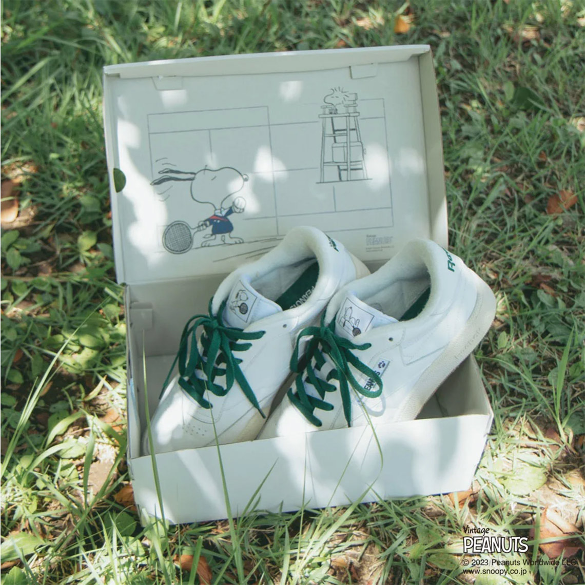 Peanuts x Reebok Club C: Bản Kết Hợp Độc Đáo Cho Người Hâm Mộ - 5