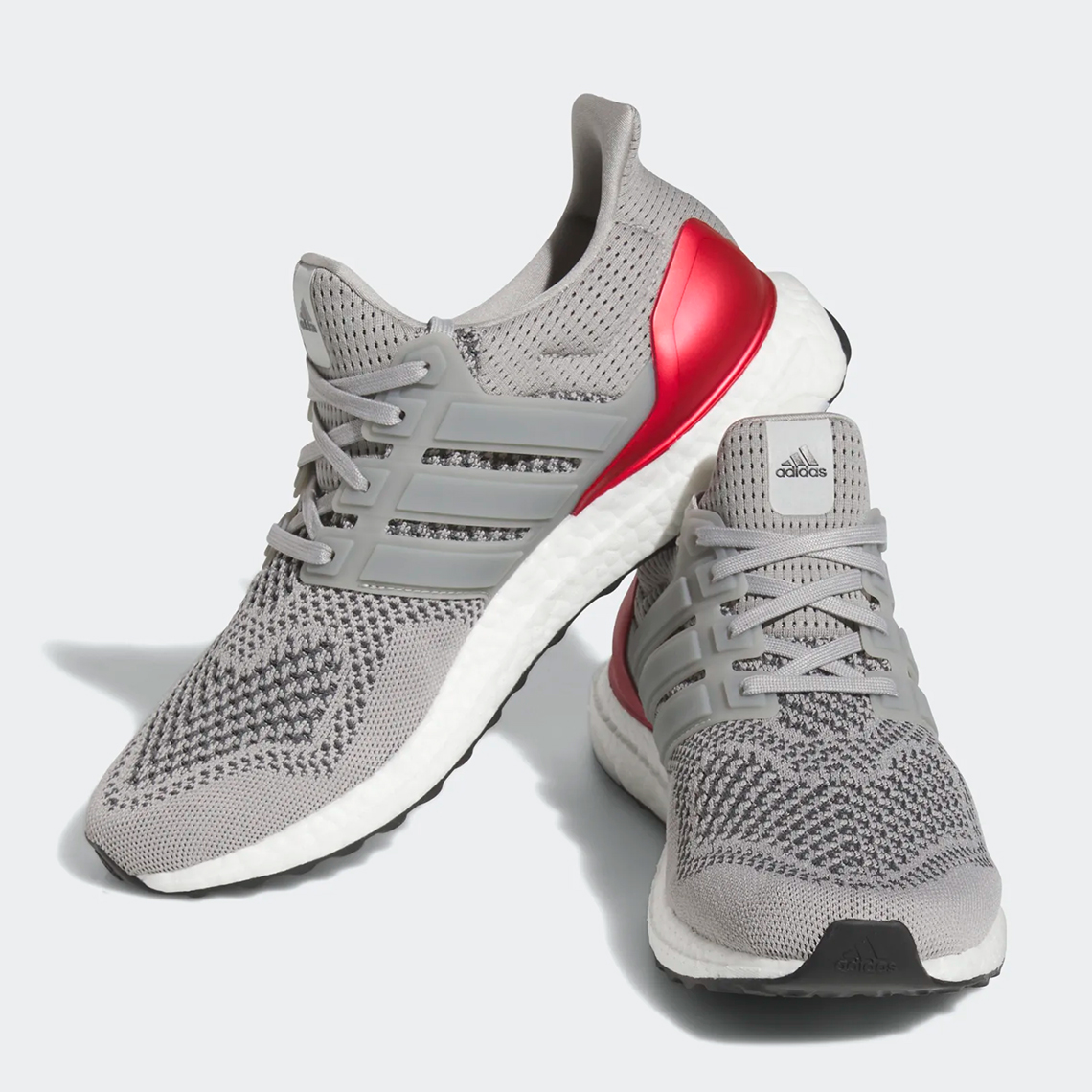 Phần gót better Scarlet tỏa sáng trên adidas UltraBOOST 10 - 3