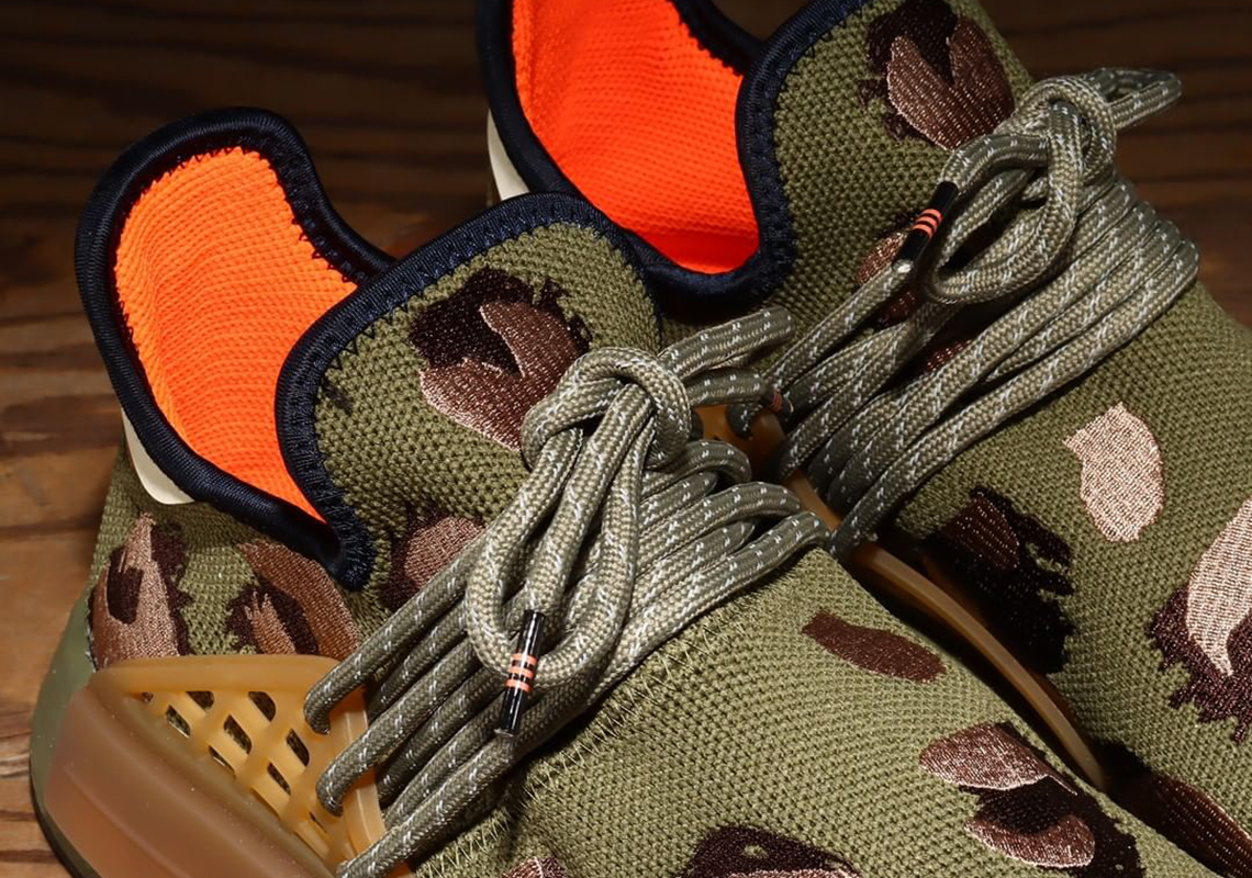 Pharrell x adidas NMD HU Olive/Orange tiếp tục với họa tiết động vật - 4