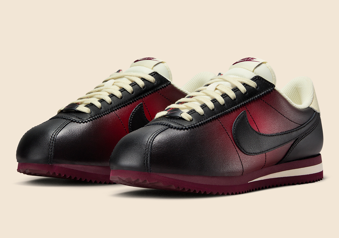 Phiên bản Nike Cortez màu Đen và Burgundy với lớp hoàn thiện đánh bóng - 1