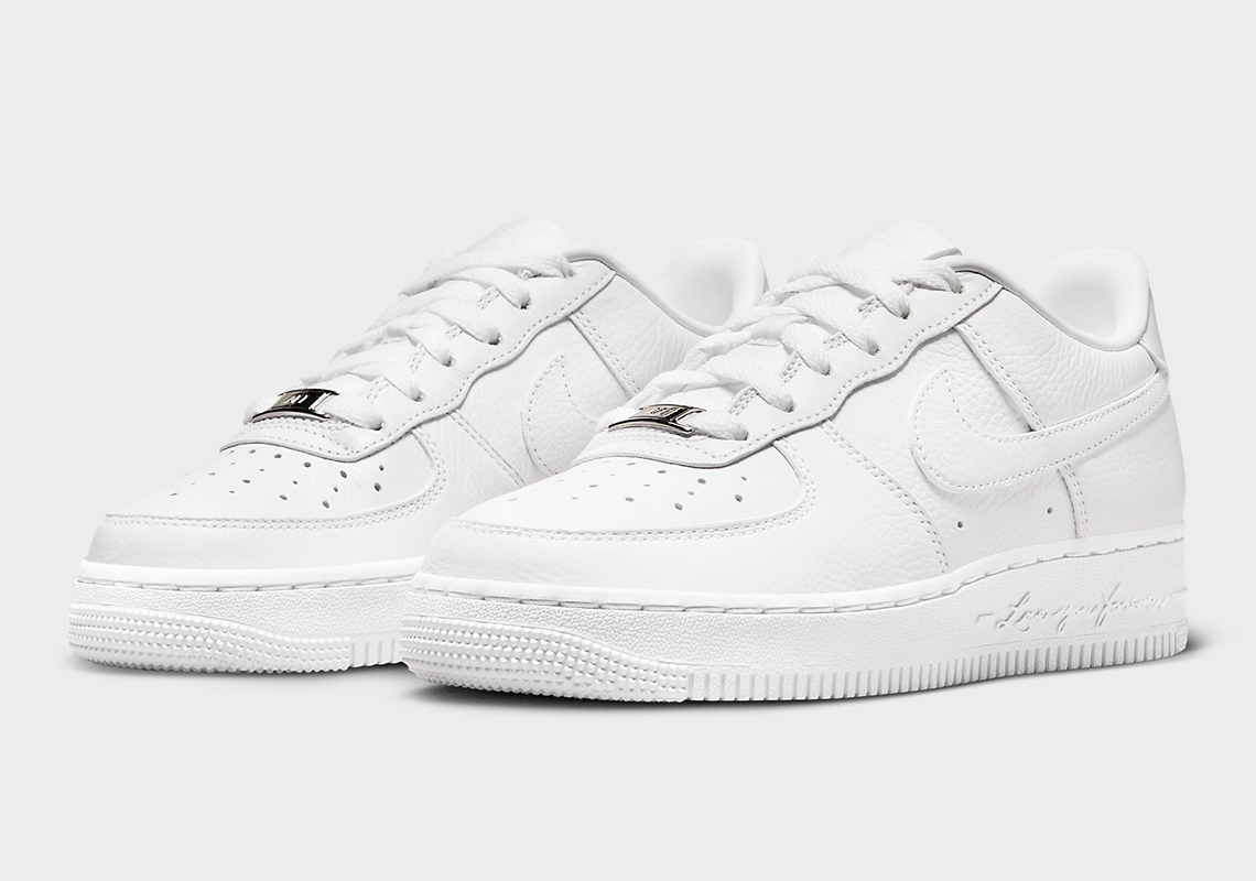 Phiên Bản Trẻ Em Của Nike NOCTA Air Force 1 Low 'Love You Forever' Đang Chờ Đợi - 1