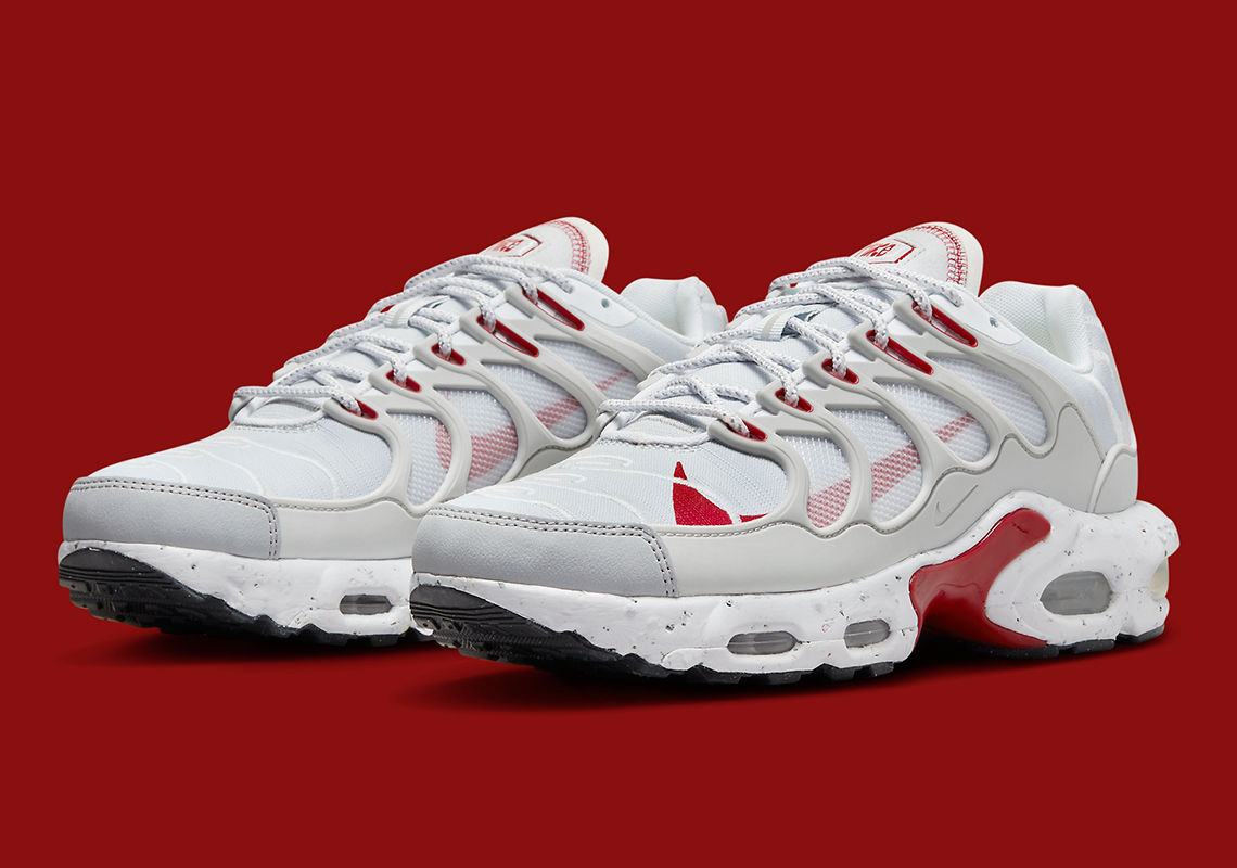 Pure Platinum và các điểm nhấn màu đỏ bao phủ Nike Air Max Terrascape Plus - 1