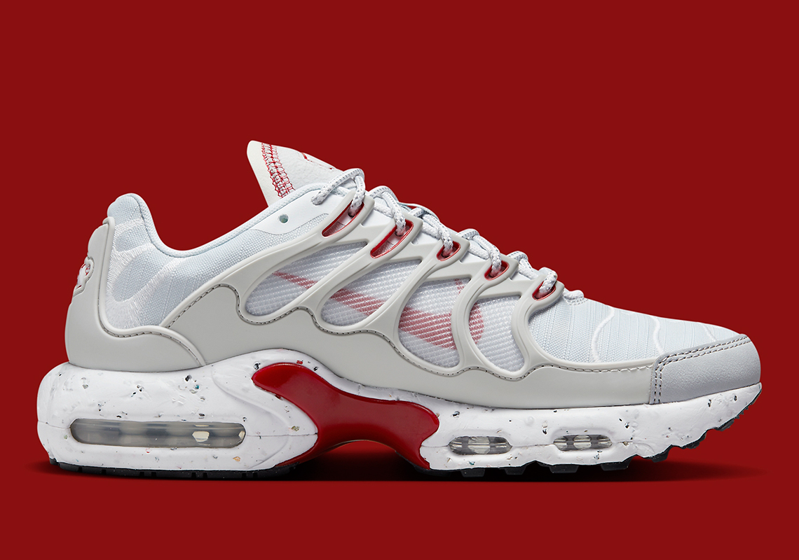 Pure Platinum và các điểm nhấn màu đỏ bao phủ Nike Air Max Terrascape Plus - 3
