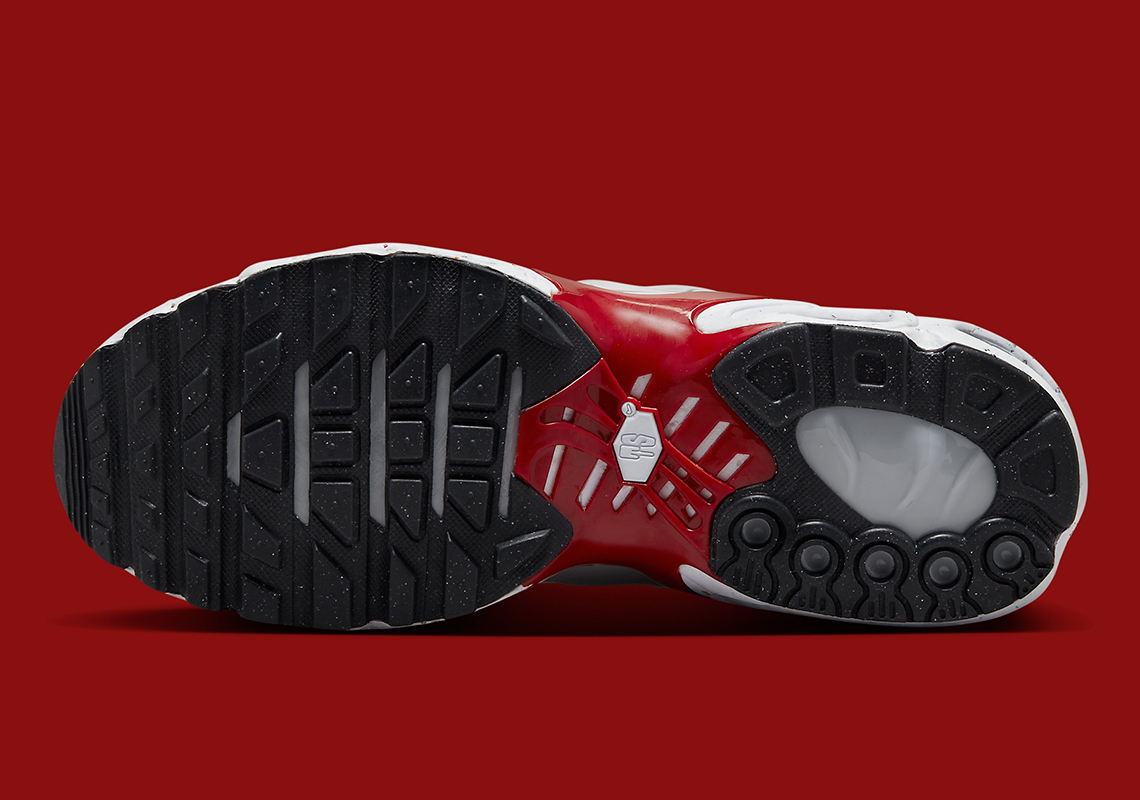 Pure Platinum và các điểm nhấn màu đỏ bao phủ Nike Air Max Terrascape Plus - 5