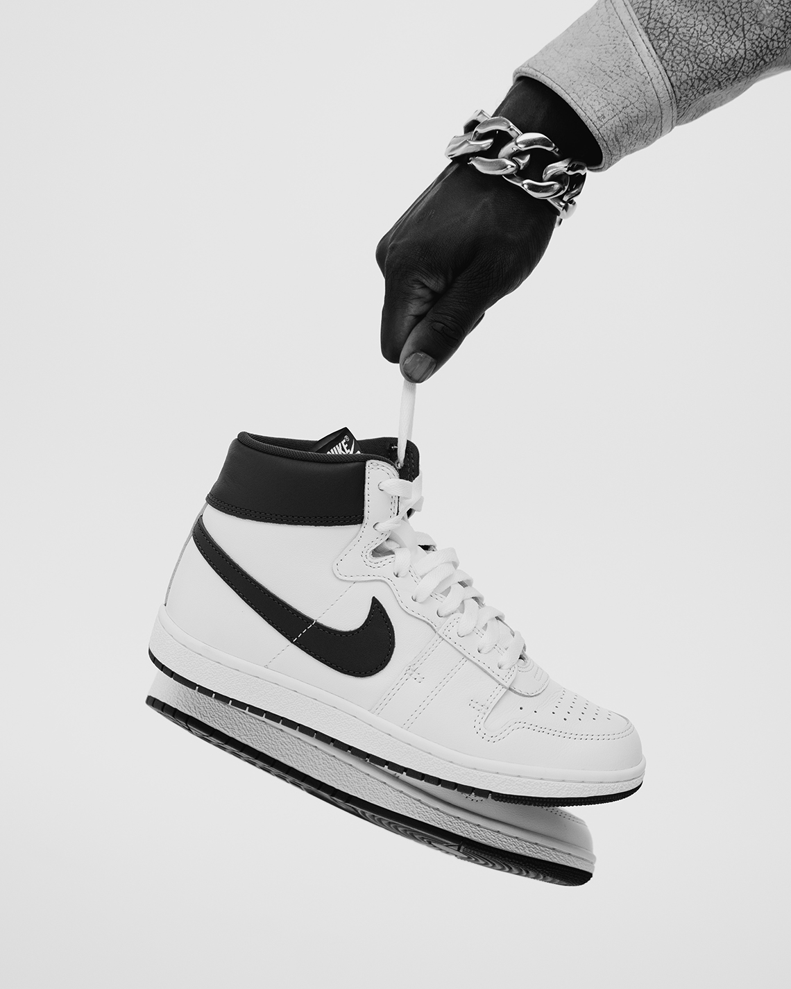 Ra mắt A Ma Maniére và Jordan Air Ship phiên bản mới White/Black vào tháng 8 - 2