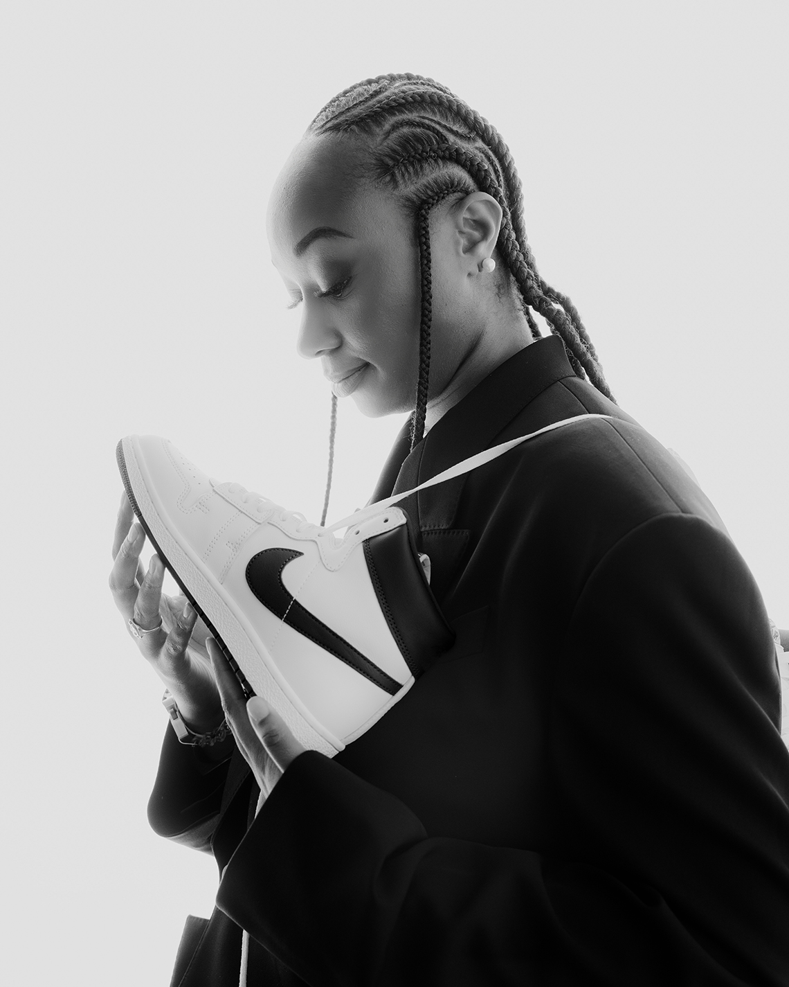 Ra mắt A Ma Maniére và Jordan Air Ship phiên bản mới White/Black vào tháng 8 - 8