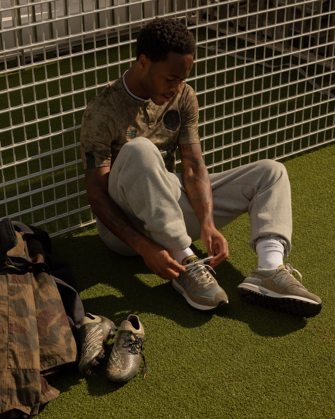 Ra mắt giày sneaker Stone Island x New Balance 574 Legacy toàn cầu vào ngày 16 tháng 2 - 2