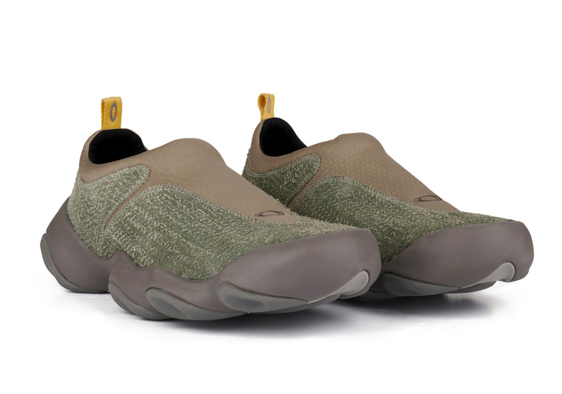 Ra mắt mẫu giày Brain Dead Oakley Flesh 2022 - 2