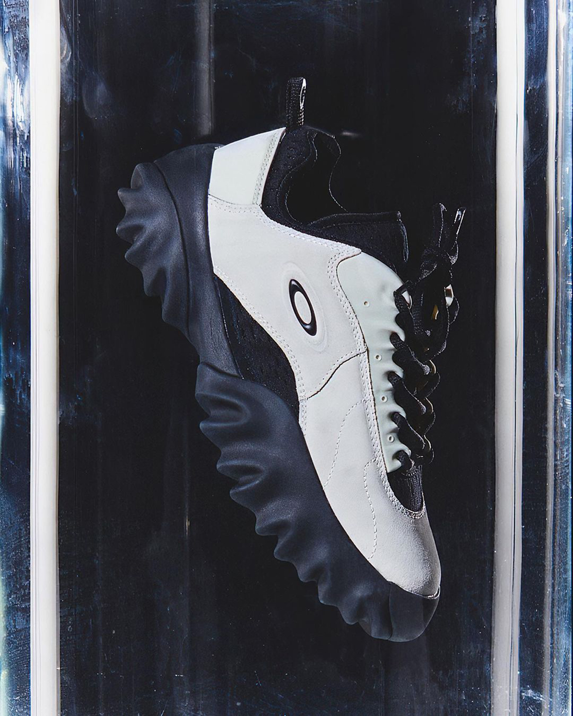 Ra mắt mẫu giày Brain Dead Oakley Flesh 2022 - 8