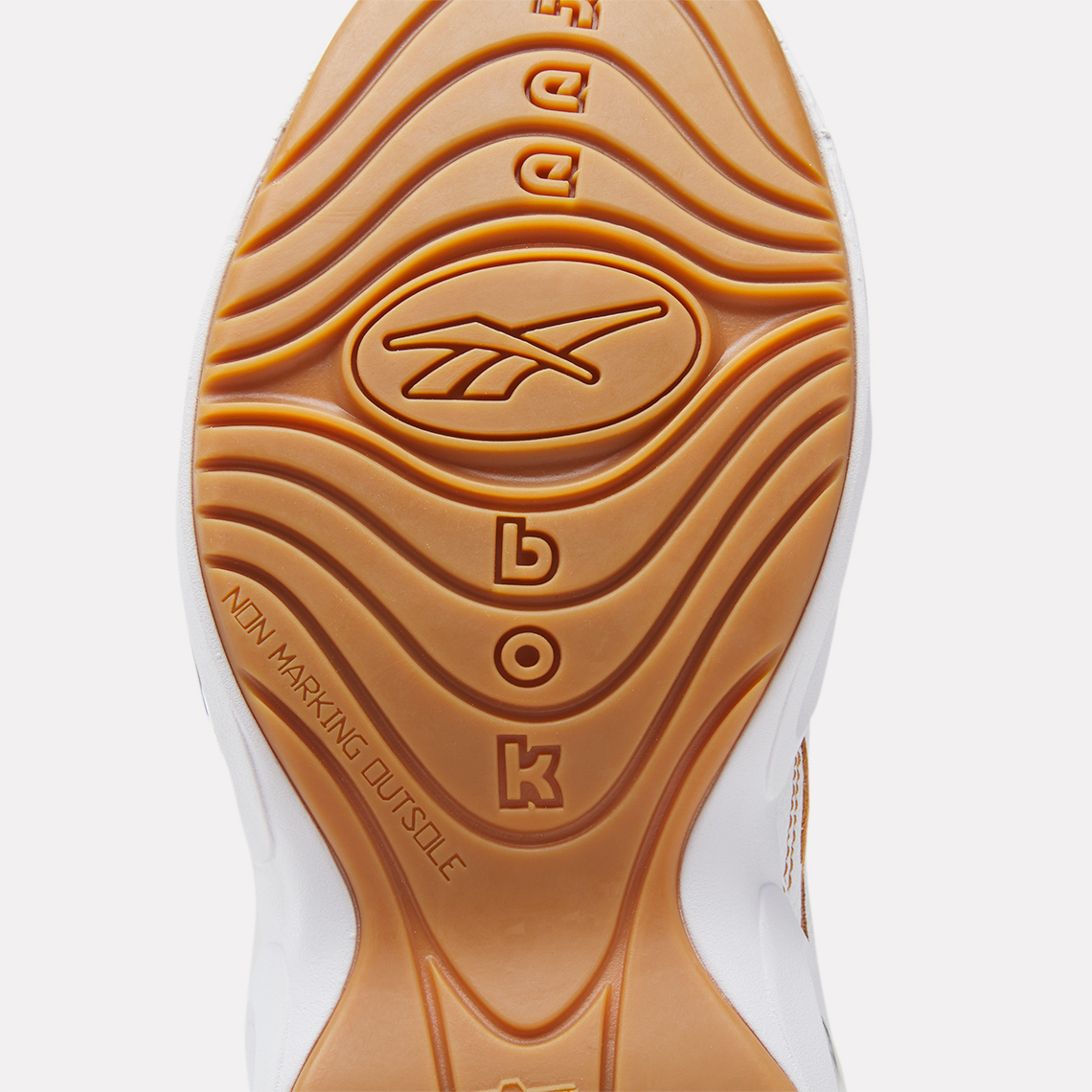 Reebok Question Mid 'Tobacco': Sự trở lại của biểu tượng thời trang sneaker - 8