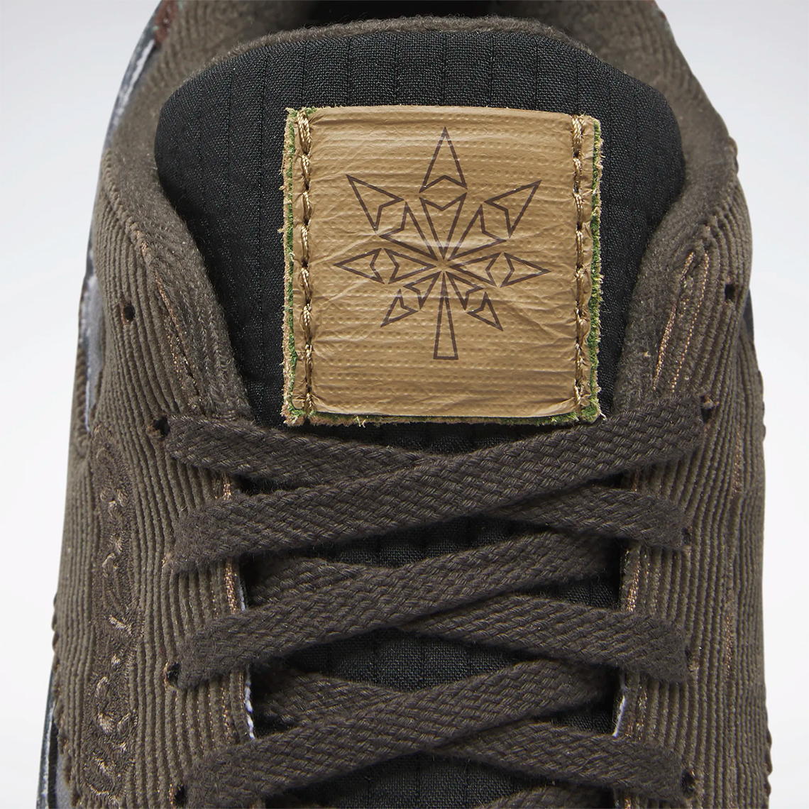 Reebok ra mắt bộ sưu tập 420 mới cho ngày lễ hóa duy nhất trong năm - 13