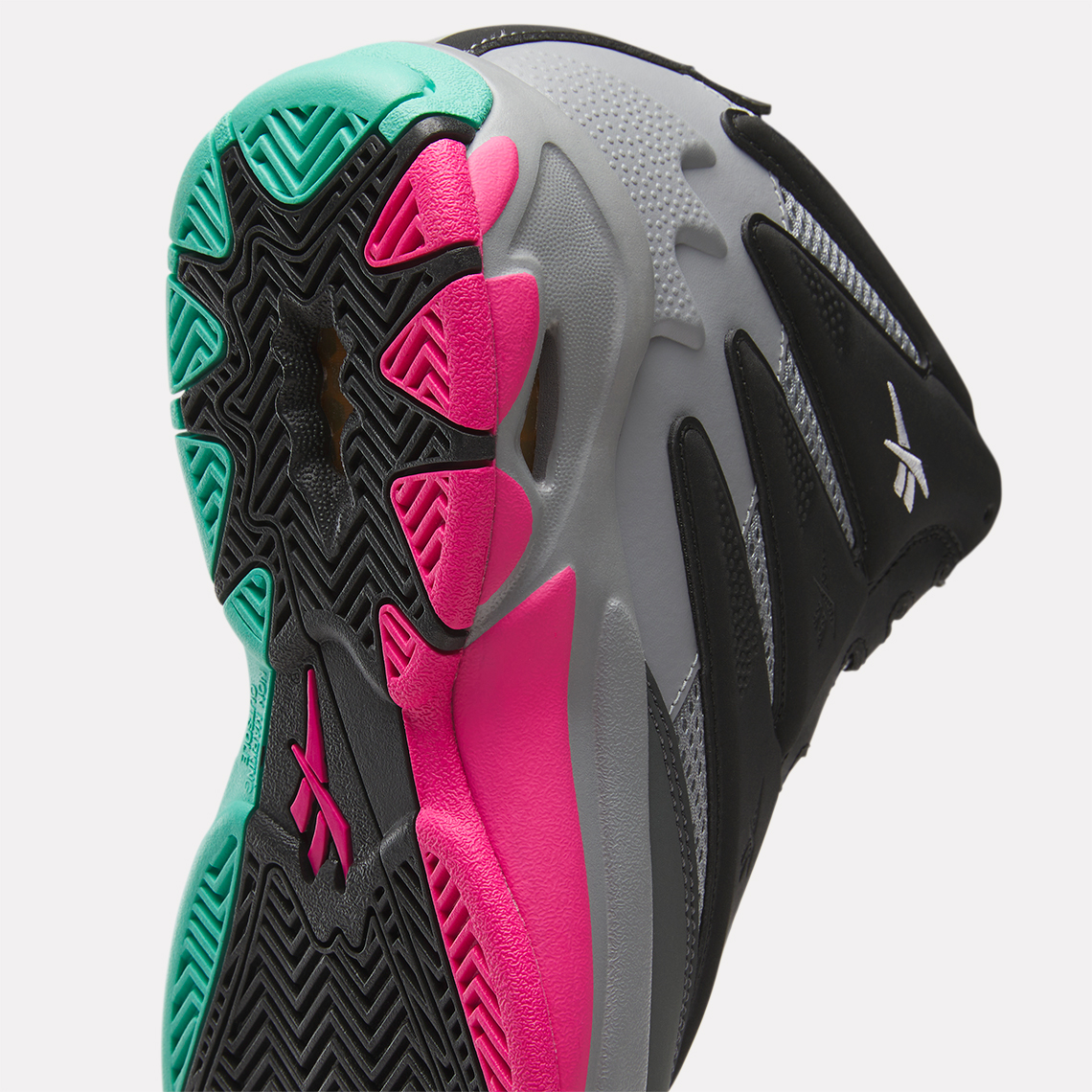 Reebok The Blast 'The Alamo': Sự trở lại đầy ấn tượng với phiên bản Retro huyền thoại - 7