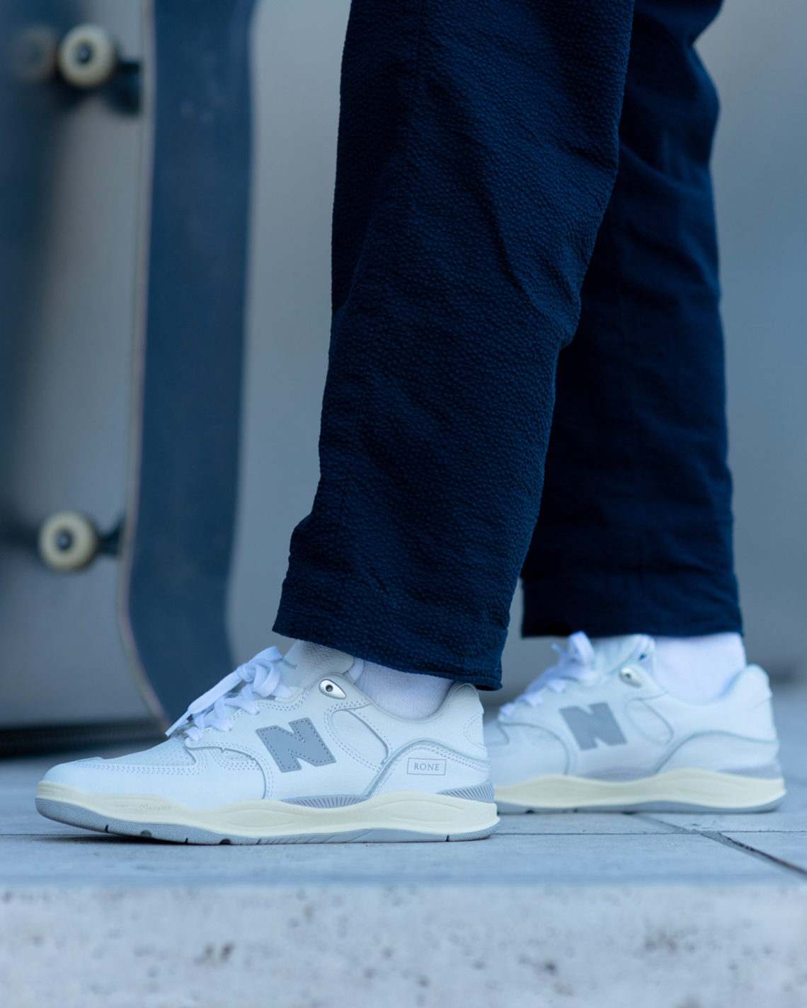 Rone mang đến bộ sản phẩm màu trắng/xám tinh khiết cho NB Numeric Tiago Lemos 1010 - 6