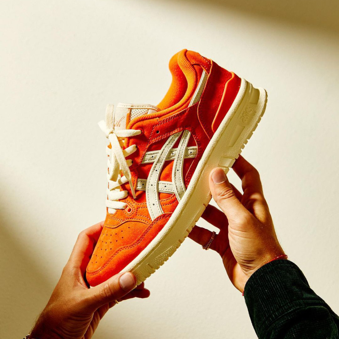 Ronnie Fieg hồi sinh ASICS EX89 với sự tôn vinh cho New York Knicks - 5