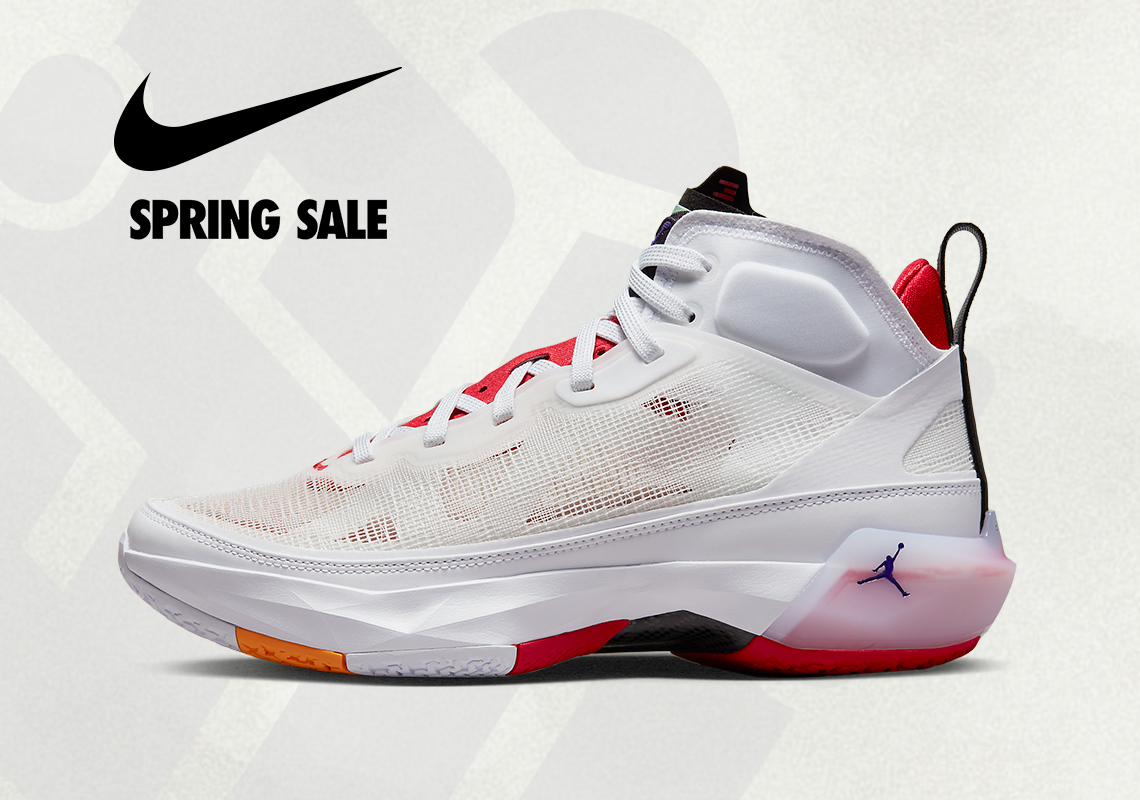 Sale Mùa Xuân Nike: Tận Hưởng Giá Ưu Đãi Cho 20 Đôi Giày Sneaker Tuyệt Vời - 23