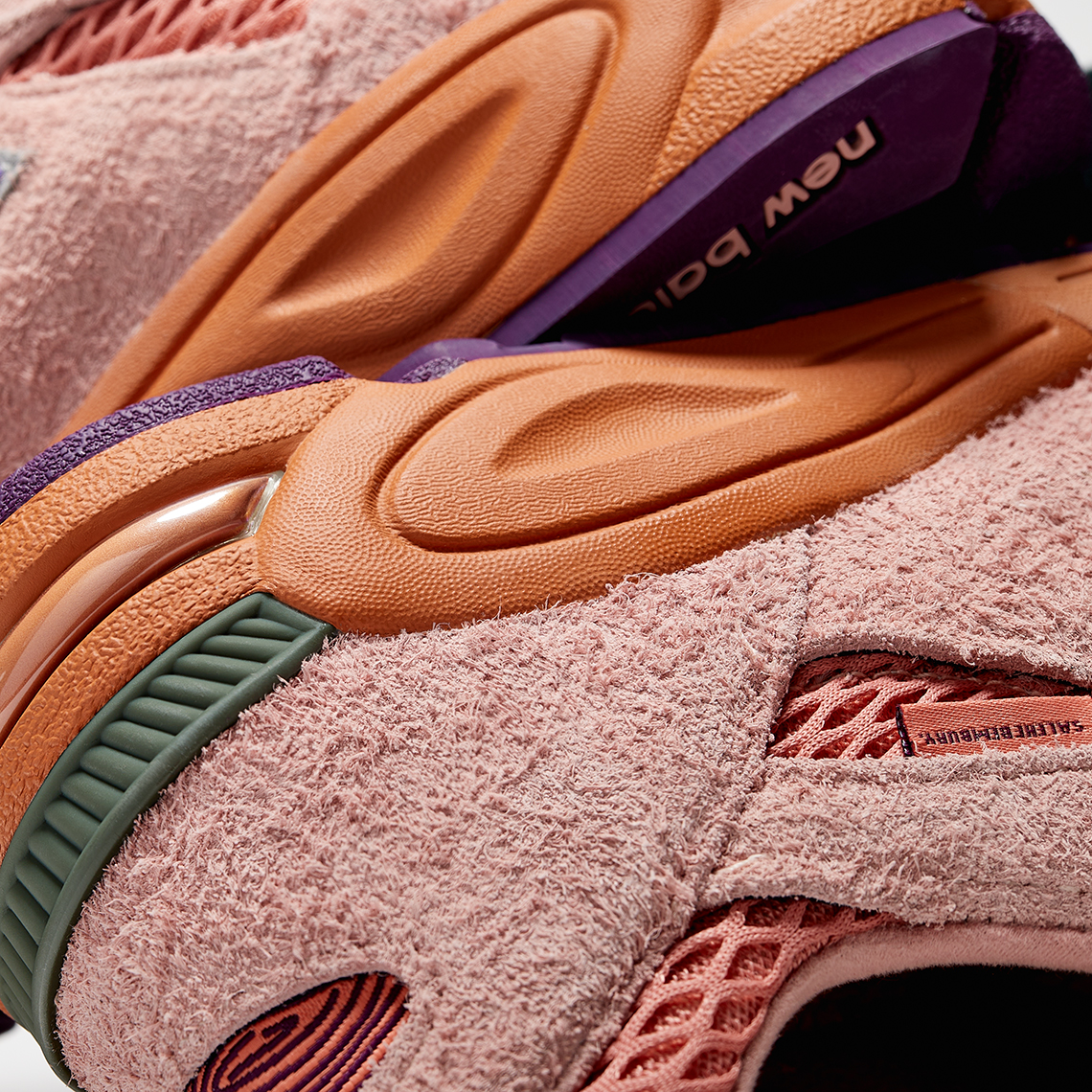 Salehe Bembury New Balance 990v2 Sand Be The Time được phát hành vào 22/12/2022 - 11