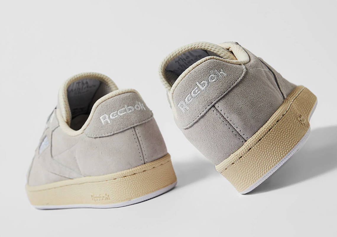 SNEEZE Magazine giới thiệu hai phiên bản màu sắc hợp tác của giày Reebok Club C Grounds - 7