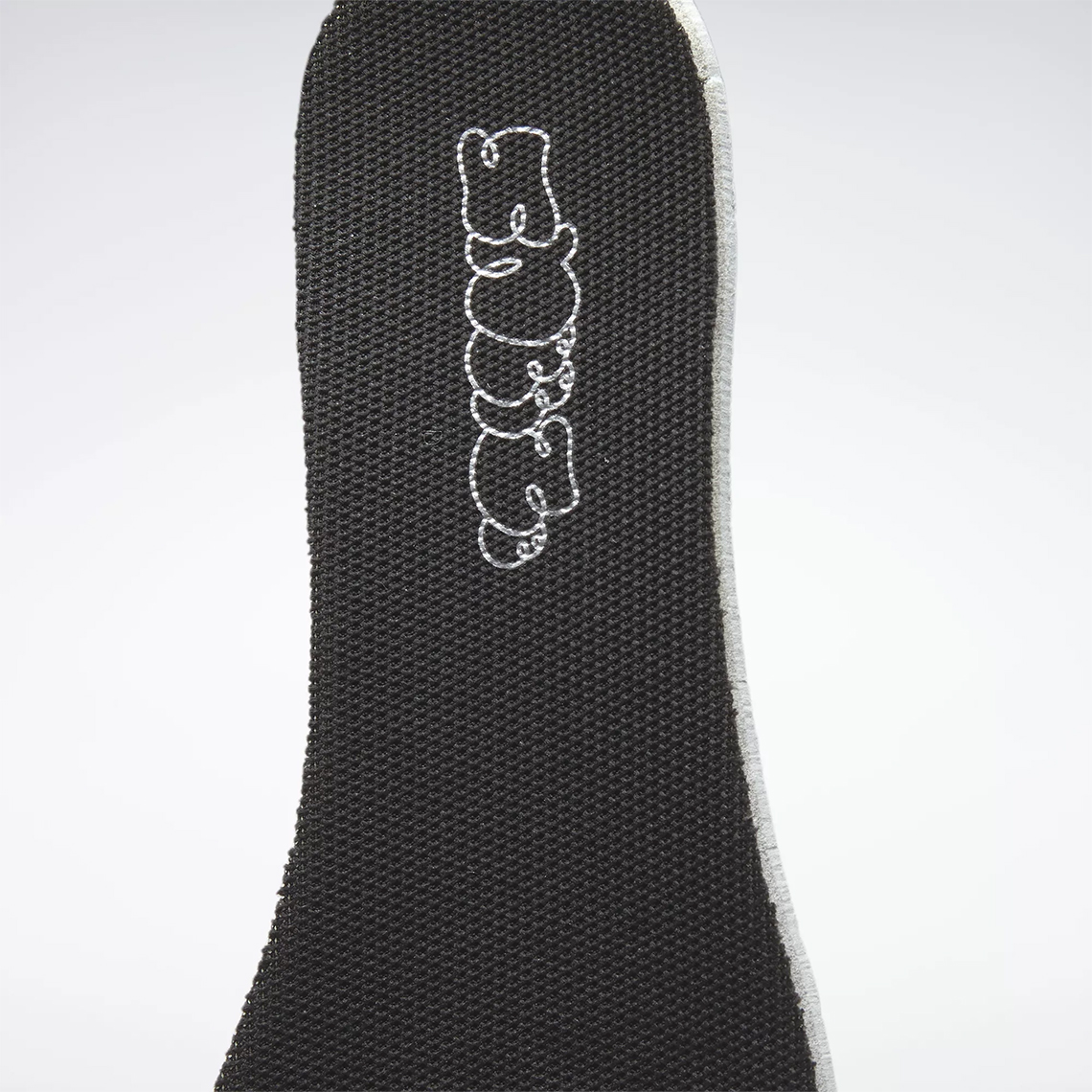 SNEEZE x Reebok Classic Leather: Sự kết hợp đặc biệt và tiếp tục hợp tác đầy thành công - 4