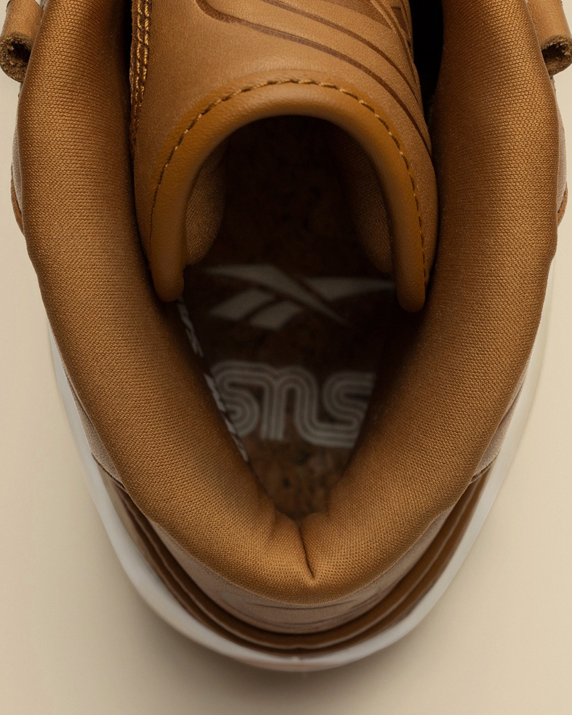 SNS và Reebok tôn vinh Real AI với mẫu giày Question Mid - 4