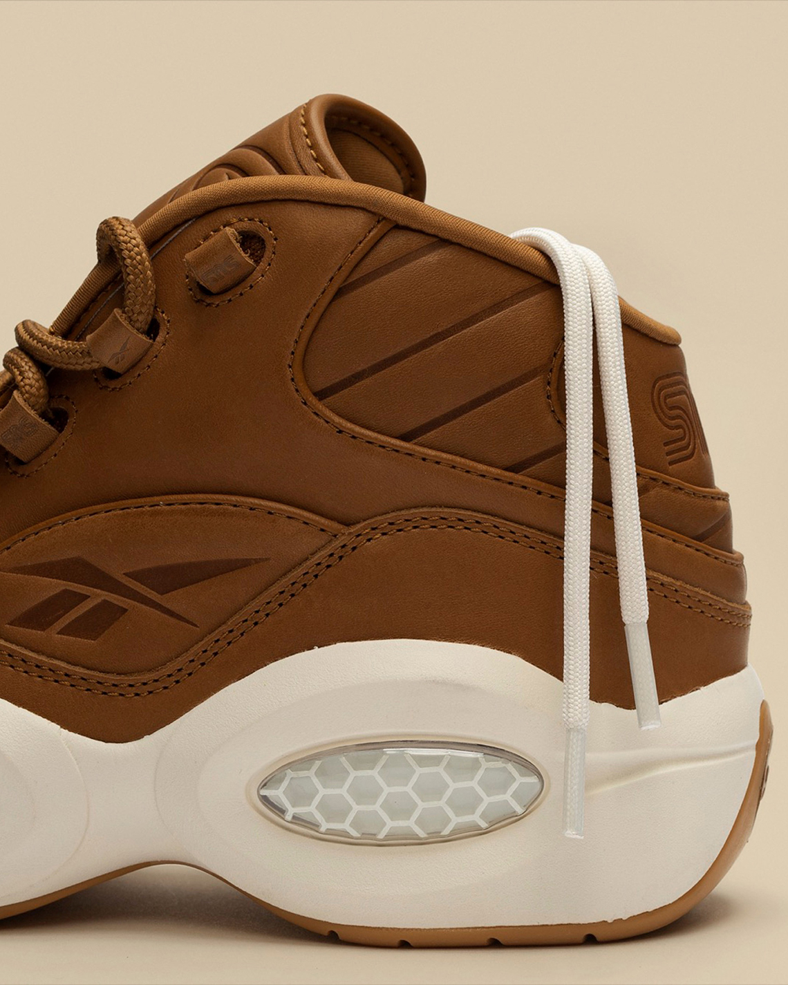 SNS và Reebok tôn vinh Real AI với mẫu giày Question Mid - 5