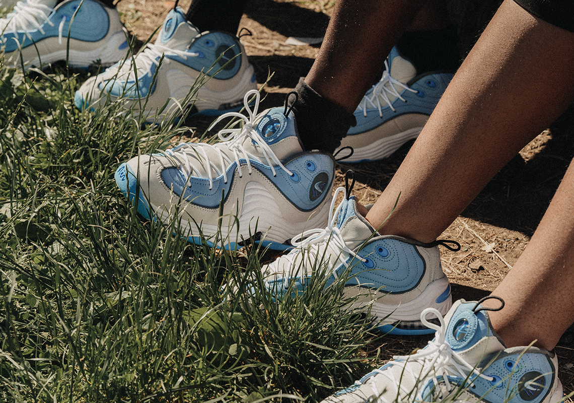 Social Status x Nike Air Penny 2  màu trắng, xanh blue phát hành vào ngày 4 tháng 11 - 1