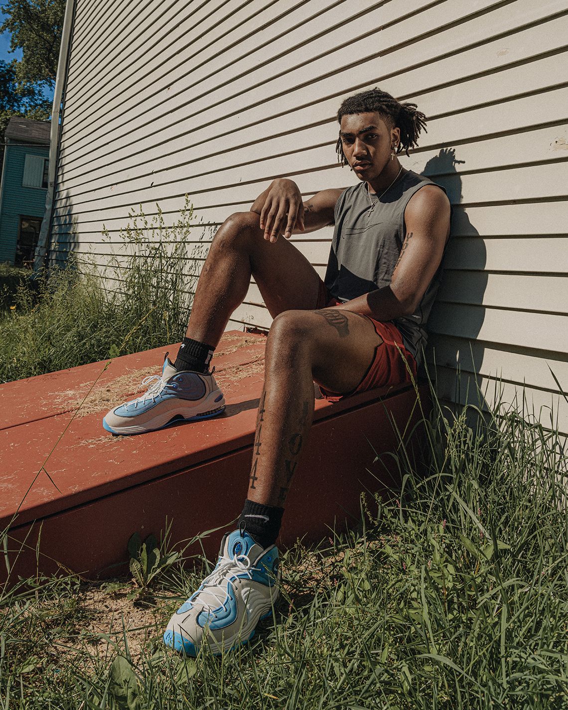 Social Status x Nike Air Penny 2  màu trắng, xanh blue phát hành vào ngày 4 tháng 11 - 9