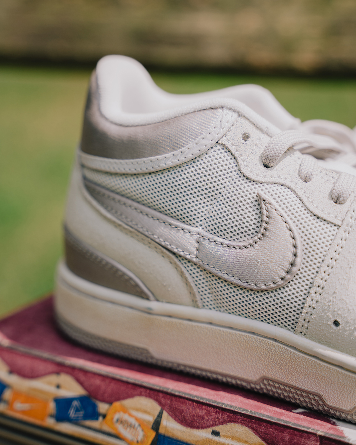 Social Status x Nike Mac Attack 'Silver Lining': Sự hợp tác đáng chú ý mang đến sự mới mẻ cho biểu tượng thời trang! - 11