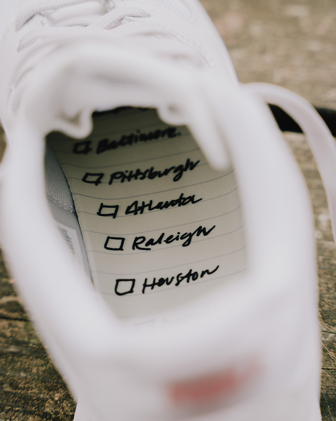 Social Status x Nike Mac Attack 'Silver Lining': Sự hợp tác đáng chú ý mang đến sự mới mẻ cho biểu tượng thời trang! - 12