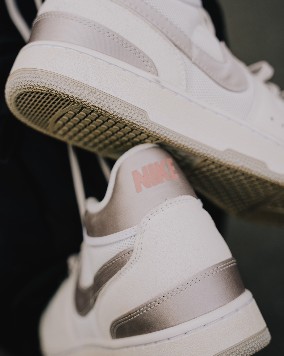 Social Status x Nike Mac Attack 'Silver Lining': Sự hợp tác đáng chú ý mang đến sự mới mẻ cho biểu tượng thời trang! - 13