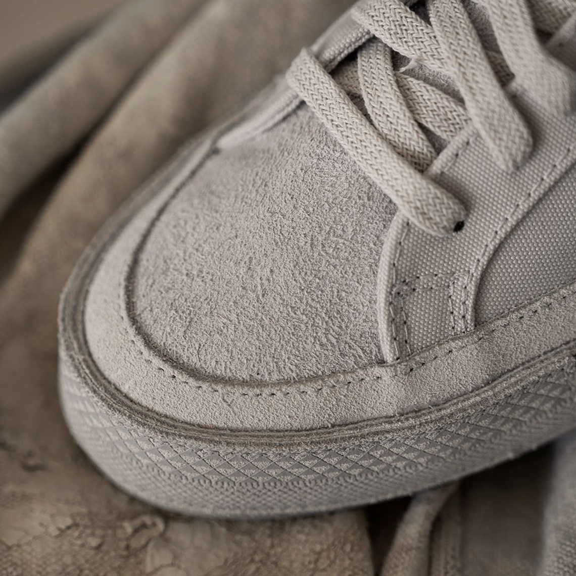 Sự hợp tác đầu tiên của Notre với các bản phát hành Converse vào ngày 12/11/2022 - 5