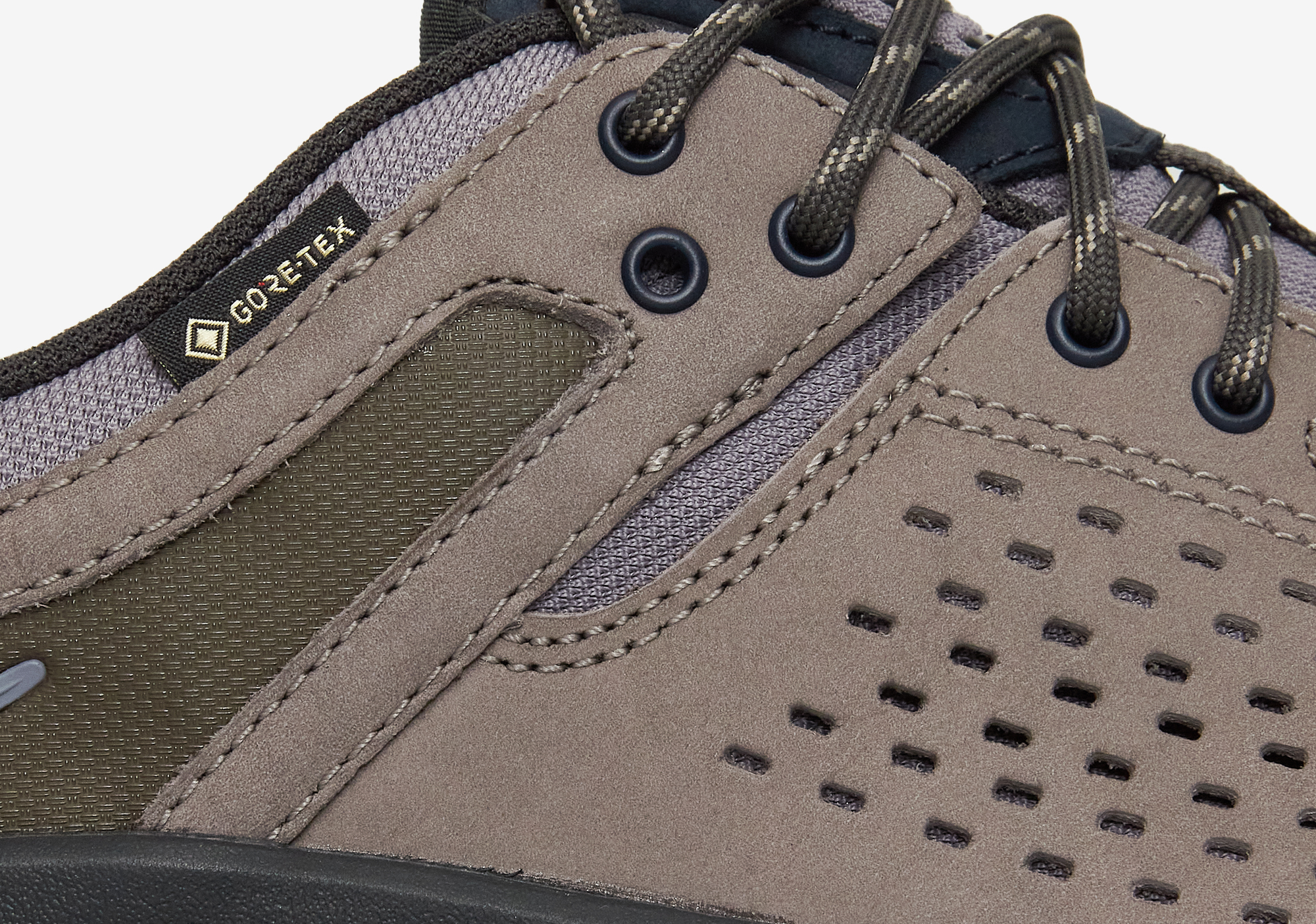 Sự hợp tác sắp tới của JLAL với HOKA được xây dựng cho hoạt động ngoài trời - 9