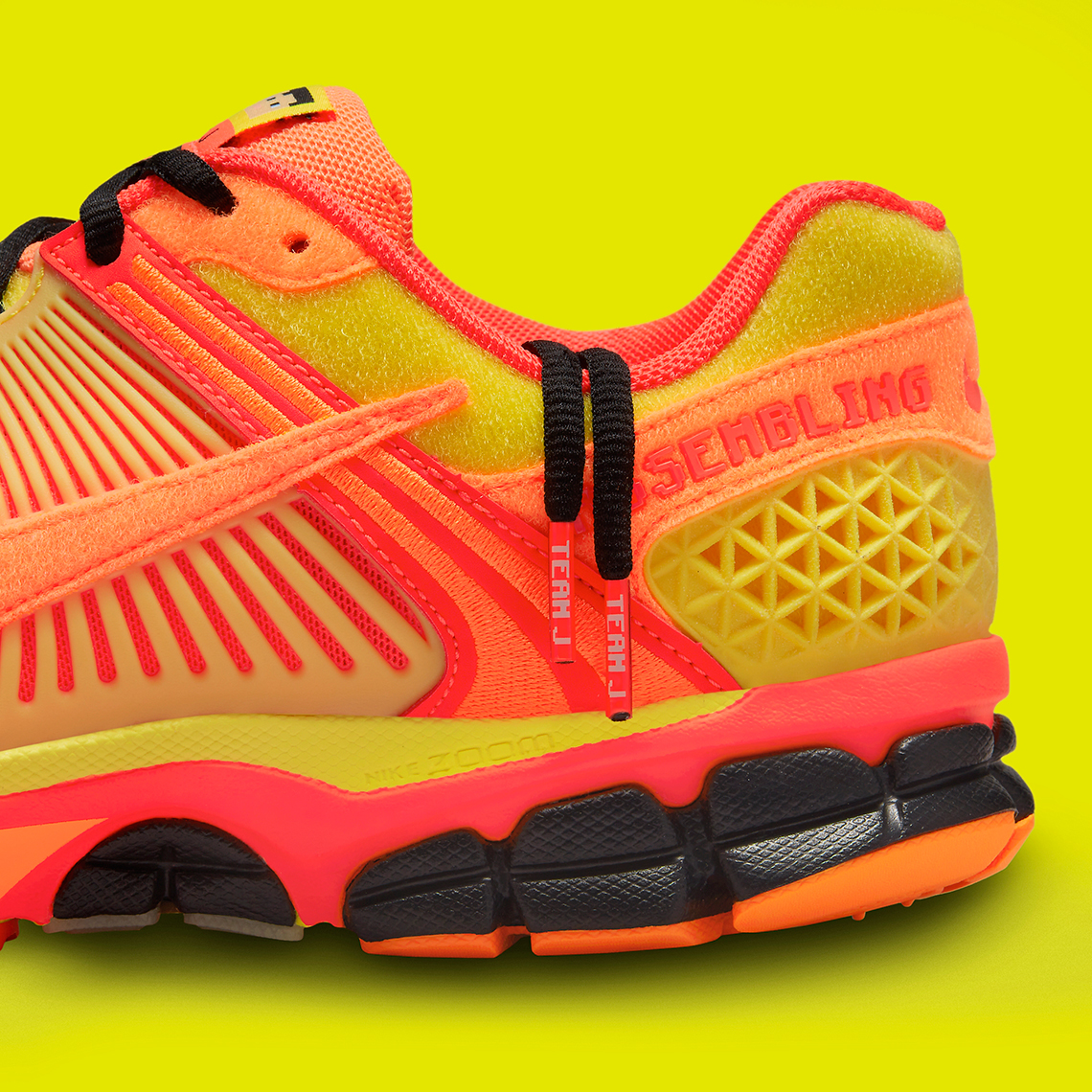 Sự kế thừa nền văn hóa Trung Quốc của Jaren Heacock trong thiết kế Nike Zoom Vomero 5 Doernbecher - 13