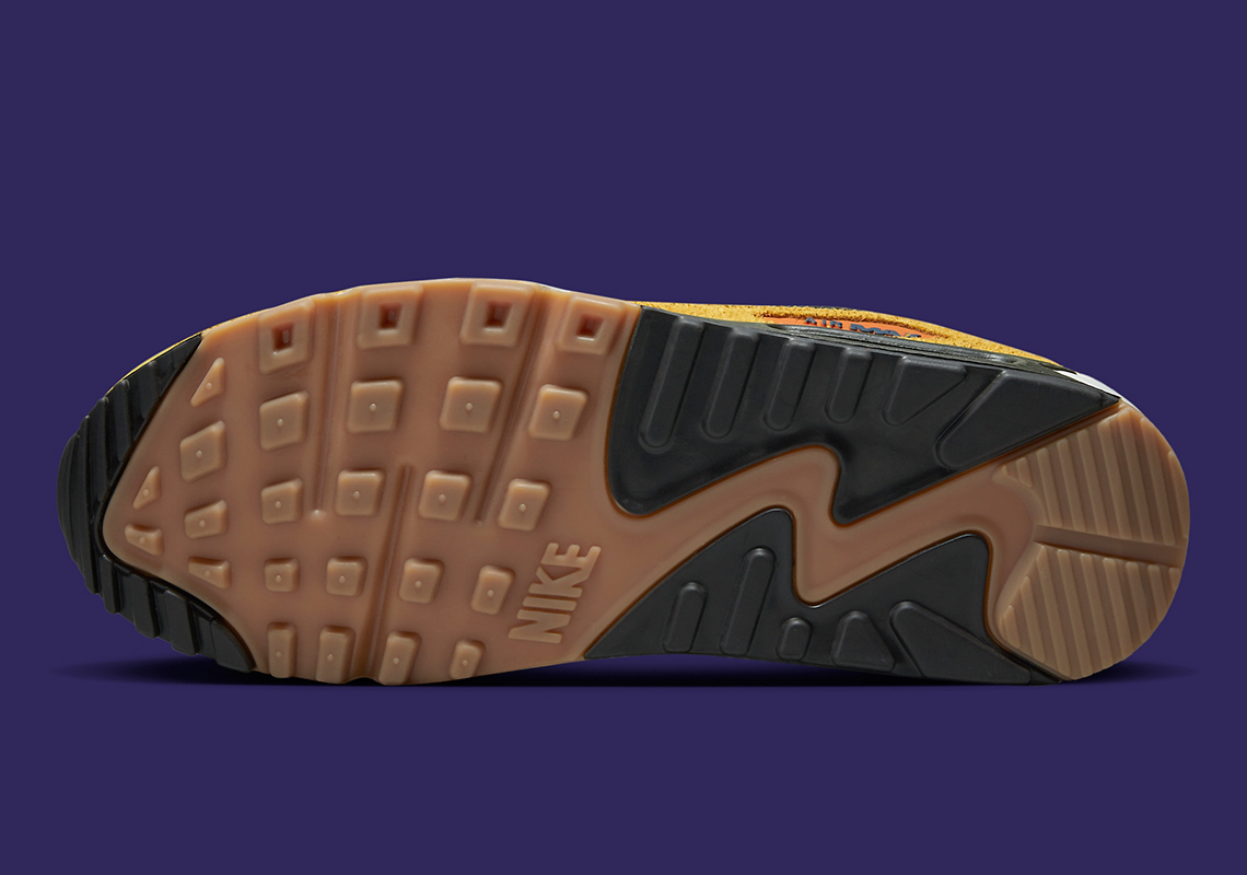 Sự kết hợp giữa màu Brown Suped và Navy Nylons trên đôi giày Nike Air Max 90 mới nhất - 4