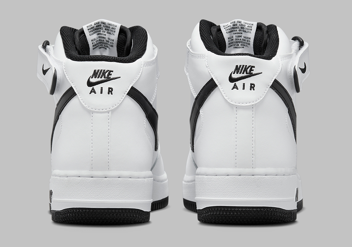 Sự kết hợp màu đen/trắng của Nike Air Force 1 Mid  - 4