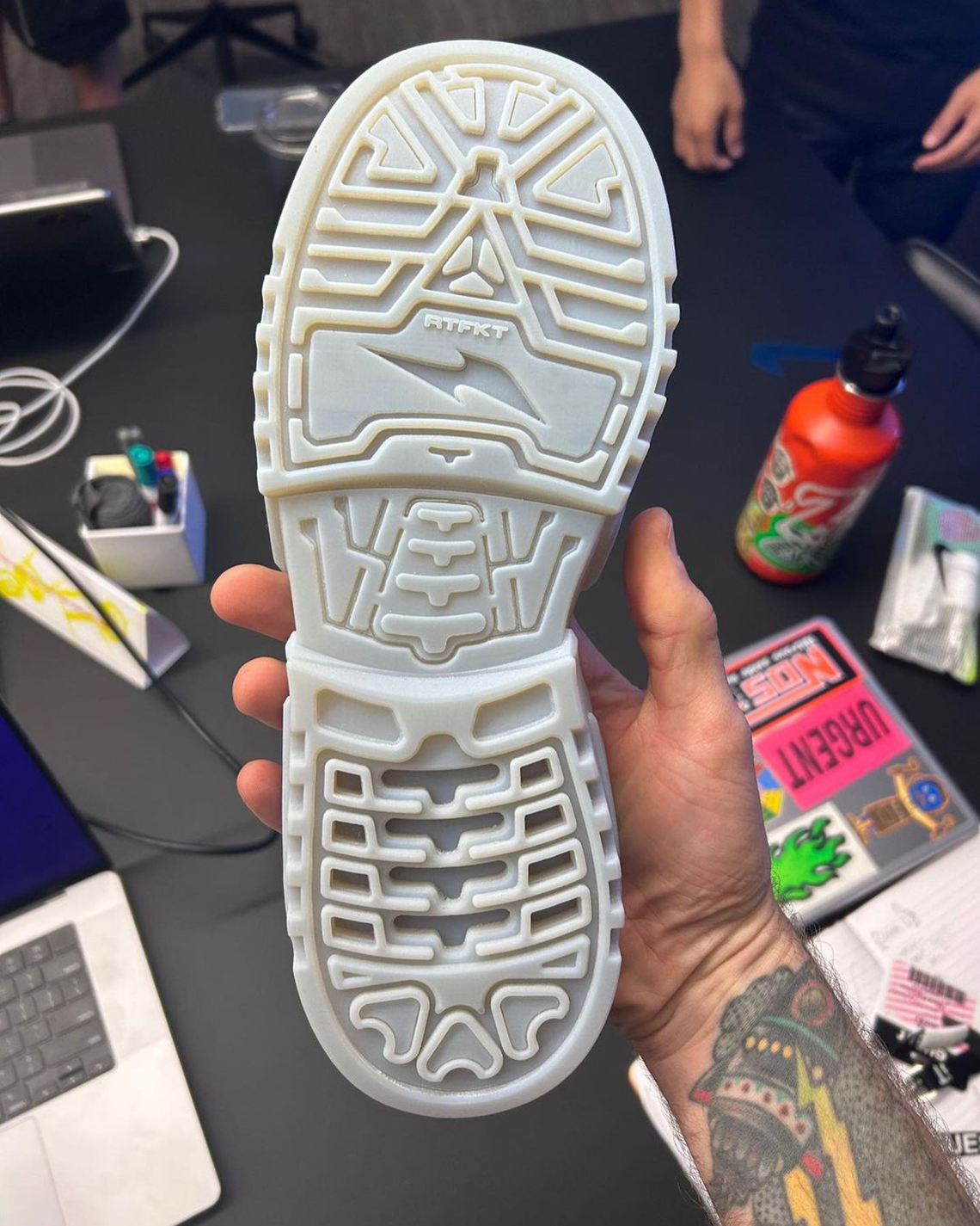 Sự Kiện Forging RTFKT x Nike Dunk Genesis Sắp Diễn Ra - 3