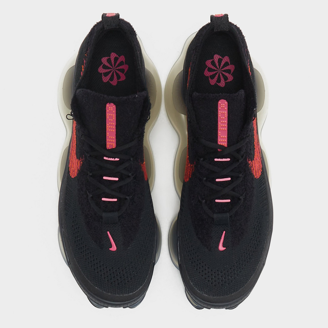 Sự Lồng Ghép Của Chi Tiết Crimson Tạo Sự Sống Động Cho Nike Air Max Scorpion Màu Mờ - 4