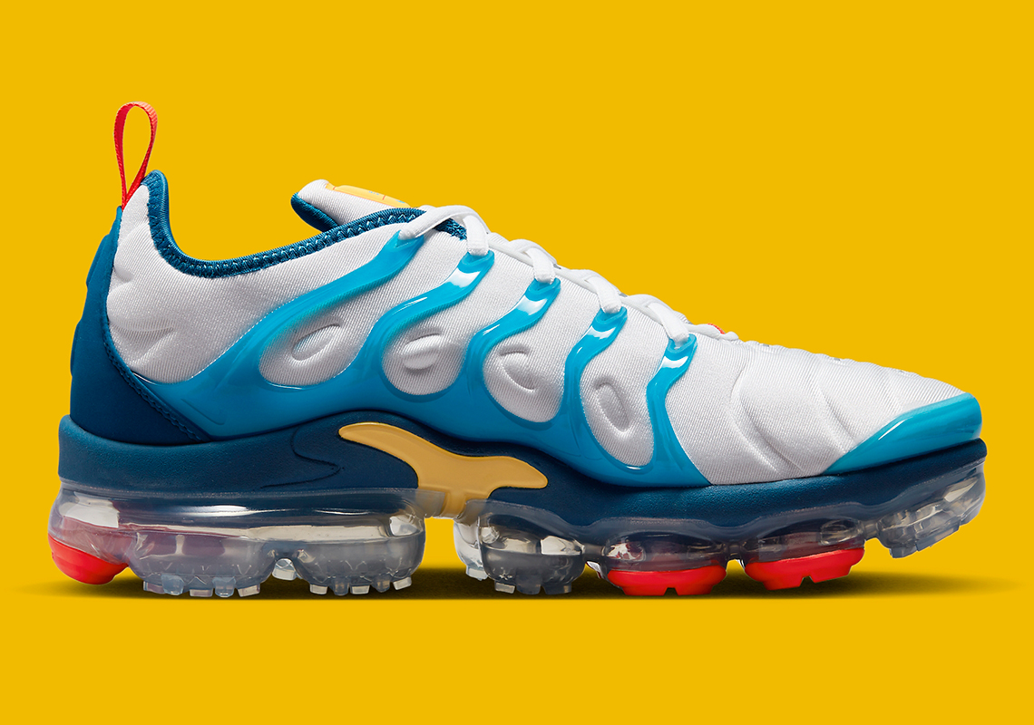 Sự pha trộn rực rỡ của màu xanh mòng két, vàng và đỏ trên Nike Vapormax Plus chuẩn bị cho mùa hè - 3